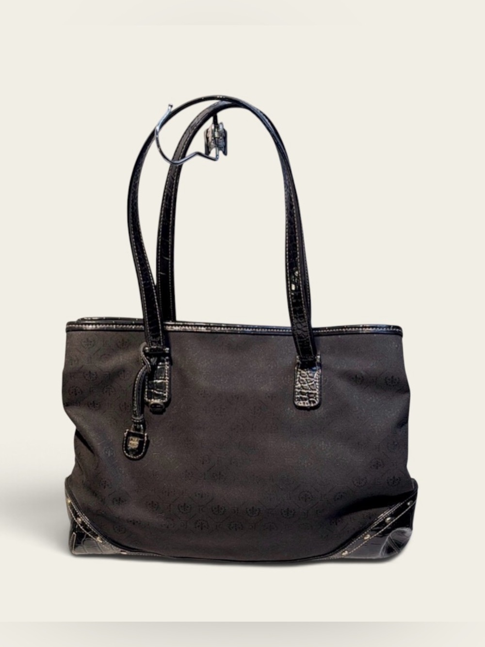 Liz Claiborne Black Tote Bag with Sleek Design